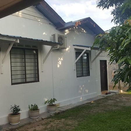 Homestay / Roomstay Muslim Budget Tanjung Malim Tanjong Malim Exterior photo