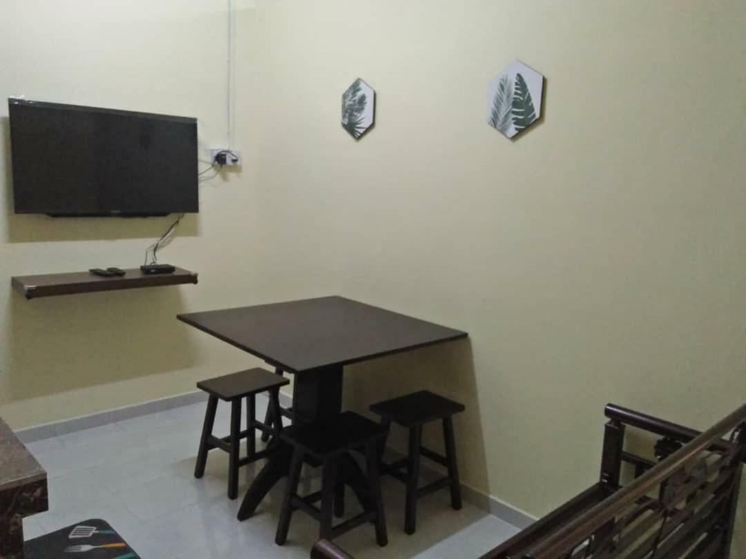 Homestay / Roomstay Muslim Budget Tanjung Malim Tanjong Malim Exterior photo